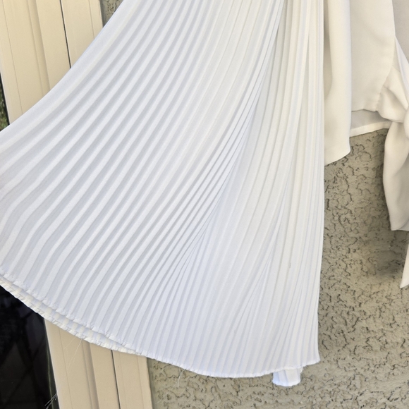 Navissi White Boho Bell Sleeve Blouse - Picture 2 of 6